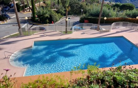 Mandelieu-la-Napoule – Le Palais : Appartement avec terrasse, jardin & vue panoramique