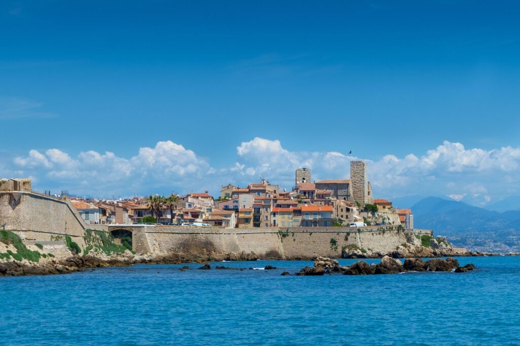 antibes-littoral-chateau-mer