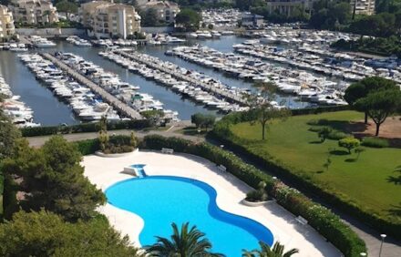 Mandelieu-la-Napoule – Appartement LE GALION  8 personnes avec piscine et vue panoramique